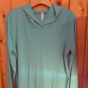 Under Armour tunic top w/hood